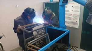 Будущие сварщики ЭМТК помогают фронту 1